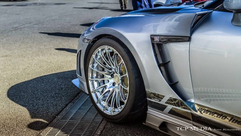 Do-Luck-Wide-Front-Fender-Set-for-R35-Nissan-GT-R_01