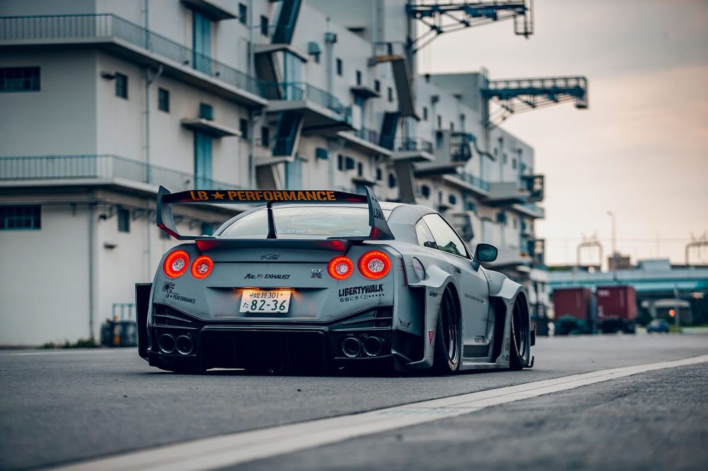 LB-Silhouette-WORKS-GT-NISSAN-35GT-RR12-1
